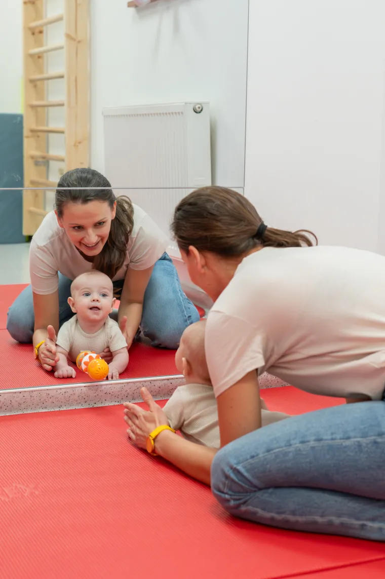 Zajęcia integracji sensorycznej i fizjoterapii w sali HerkuleSi